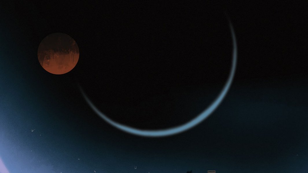 C2E2 3 Worlds, 3 Moons Event