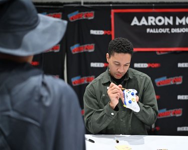 Buy Photo Ops and Select Autos Now